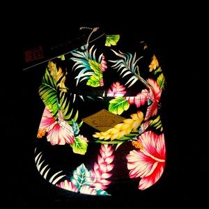 Hawaiian print Cap with adjustment in the back UNISEX